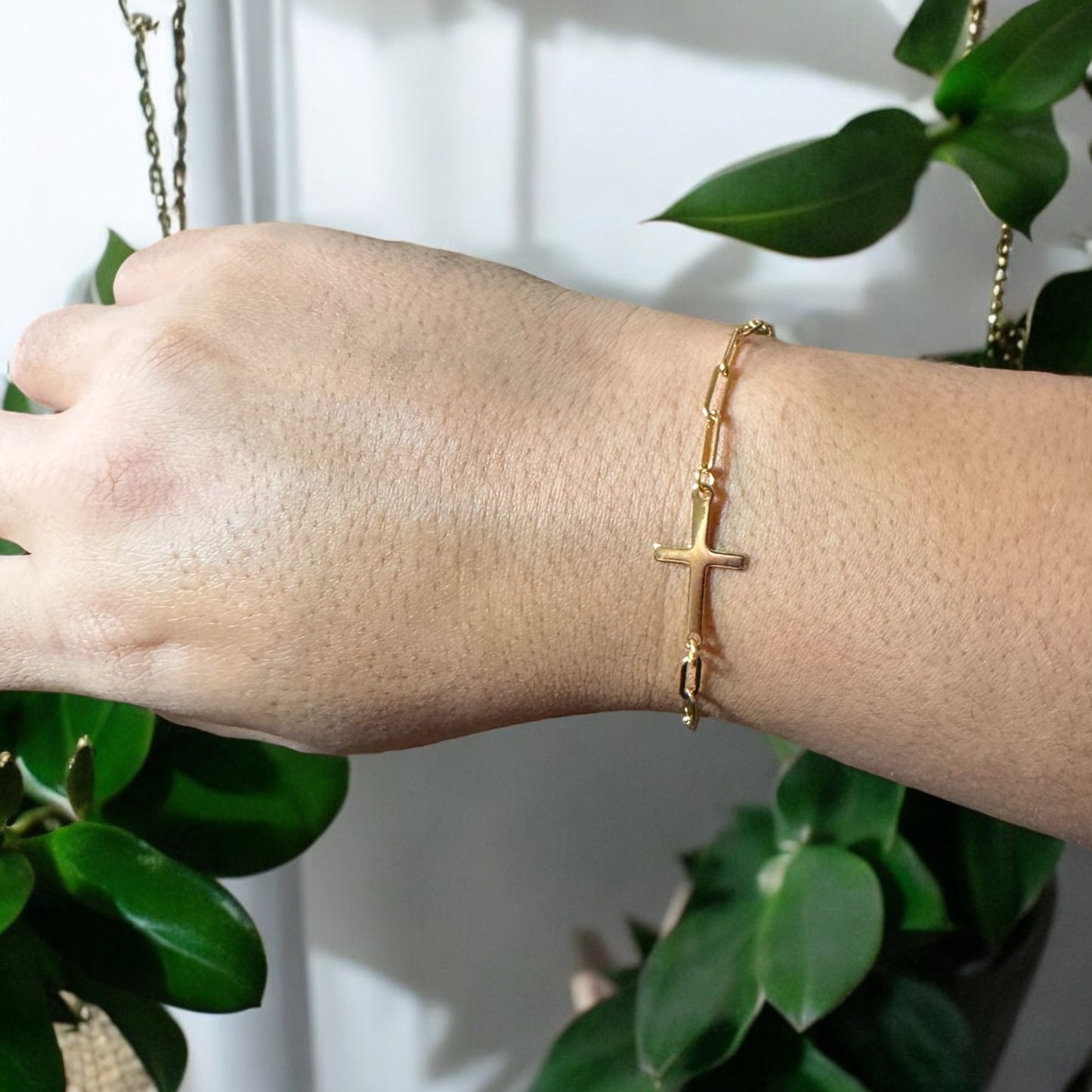 Dainty Minimalist Gold Paperclip Chain Cross Bracelet