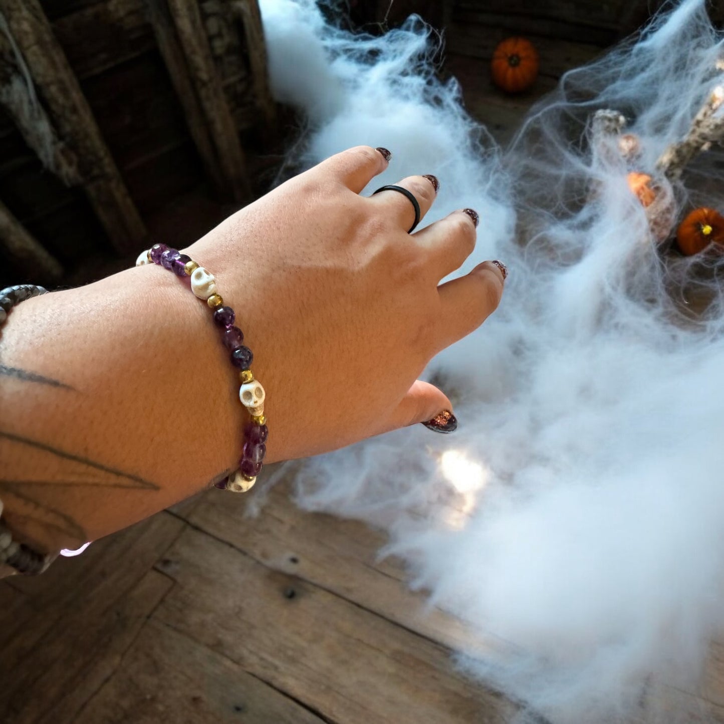 7 Inch White Skull and Purple Fluorite Beaded Stretch Bracelet