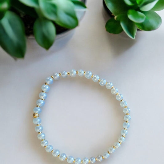 7 Inch White Glass-Pearl Stretch Bracelet